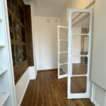 Transformation d’un appartement en bureaux à Troyes (10) - entrée nouveaux bureaux en bois massif