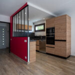 Rénovation partielle de maison à Sassenage (38) - cuisine ouverte sur pièce à vivre