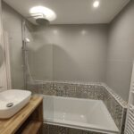 Rénovation partielle appartement à Aubagne (13) - salle de bain avec douche