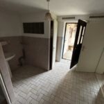 Transformation d’une maison en 2 logements à Neuwiller-lès-Saverne (67) - entrée sombre avant travaux