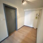 Transformation d’une maison en 2 logements à Neuwiller-lès-Saverne (67) - nouvelle entrée avec sol parquet