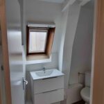 Rénovation d’un appartement pour location à Toulouse (31) - salle de bain avec wc et lavabo